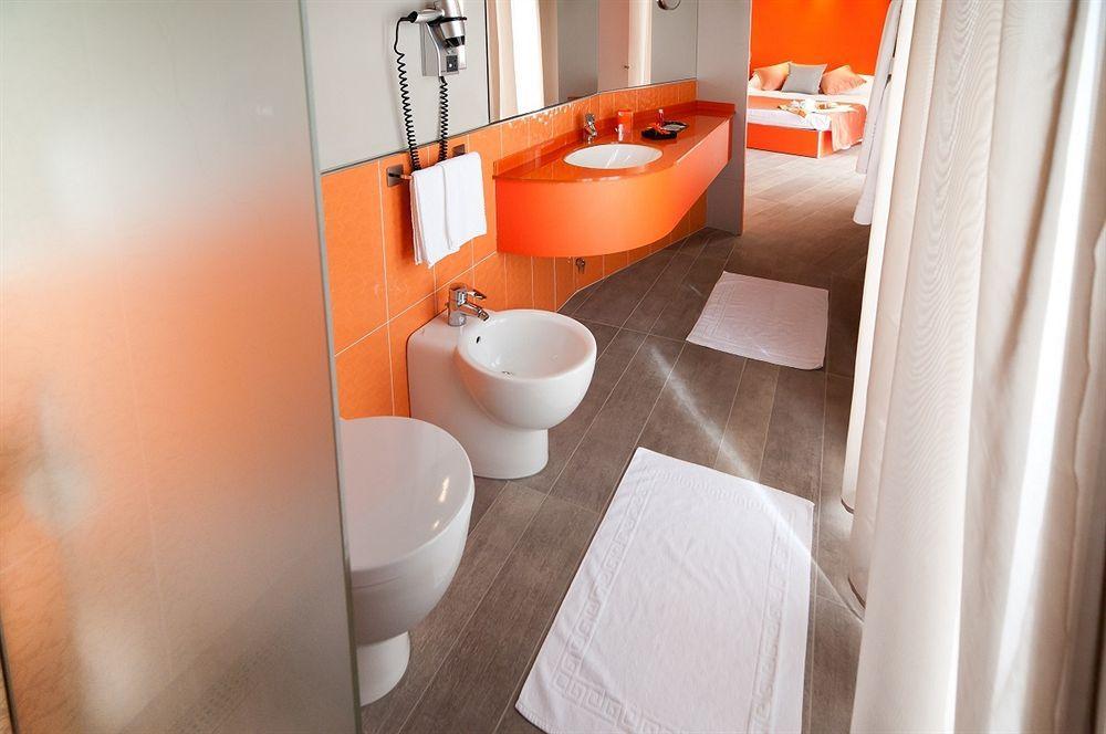 רוסולינה מארה Hotel Milan מראה חיצוני תמונה