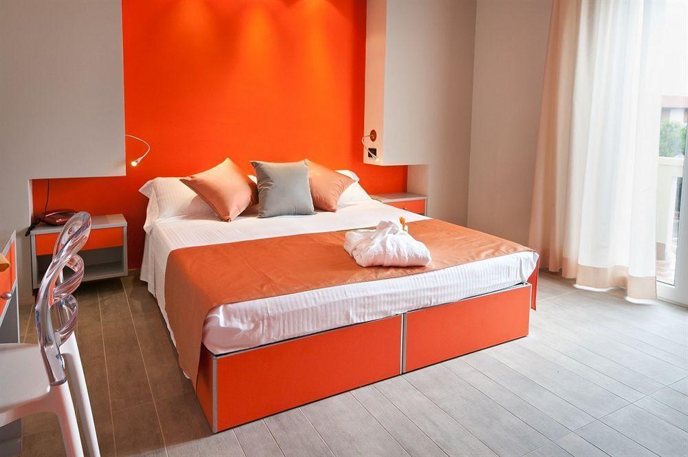 רוסולינה מארה Hotel Milan מראה חיצוני תמונה